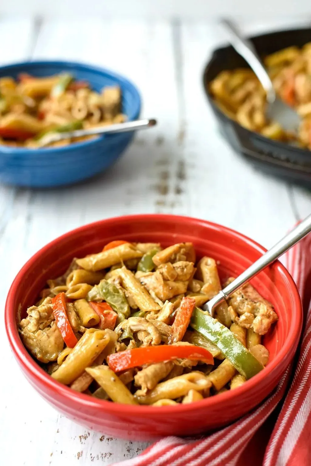 chicken and peppers in white sauce