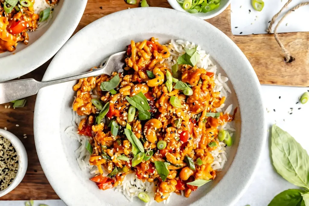sweet and spicy gochujang chicken bowls