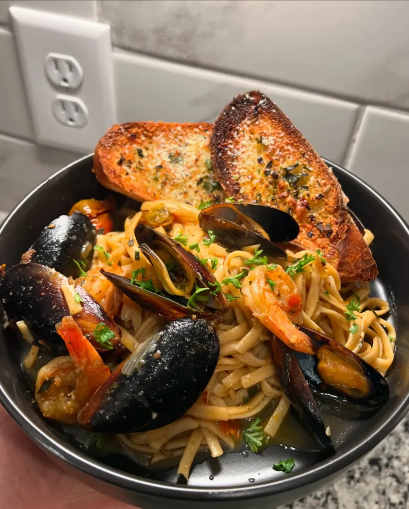 Garlic Butter White Wine Shrimp Pasta