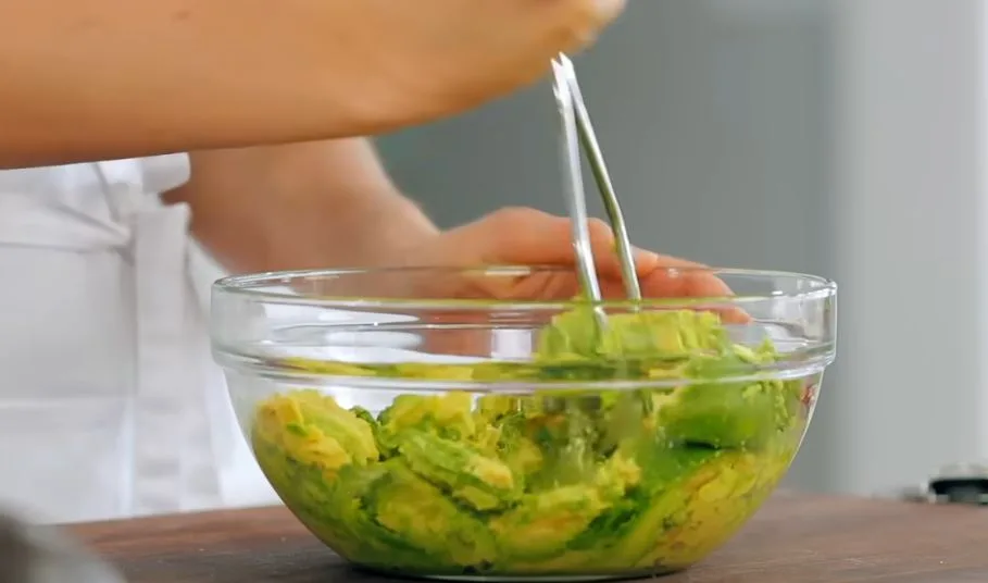 Make the Guacamole