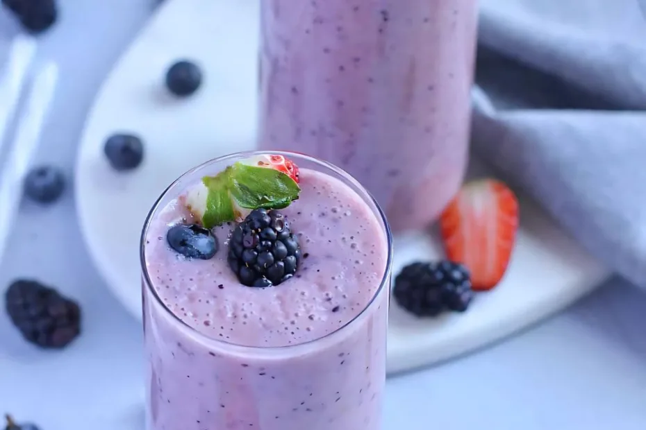 Mixed Berry Smoothie with Almond Milk Recipe