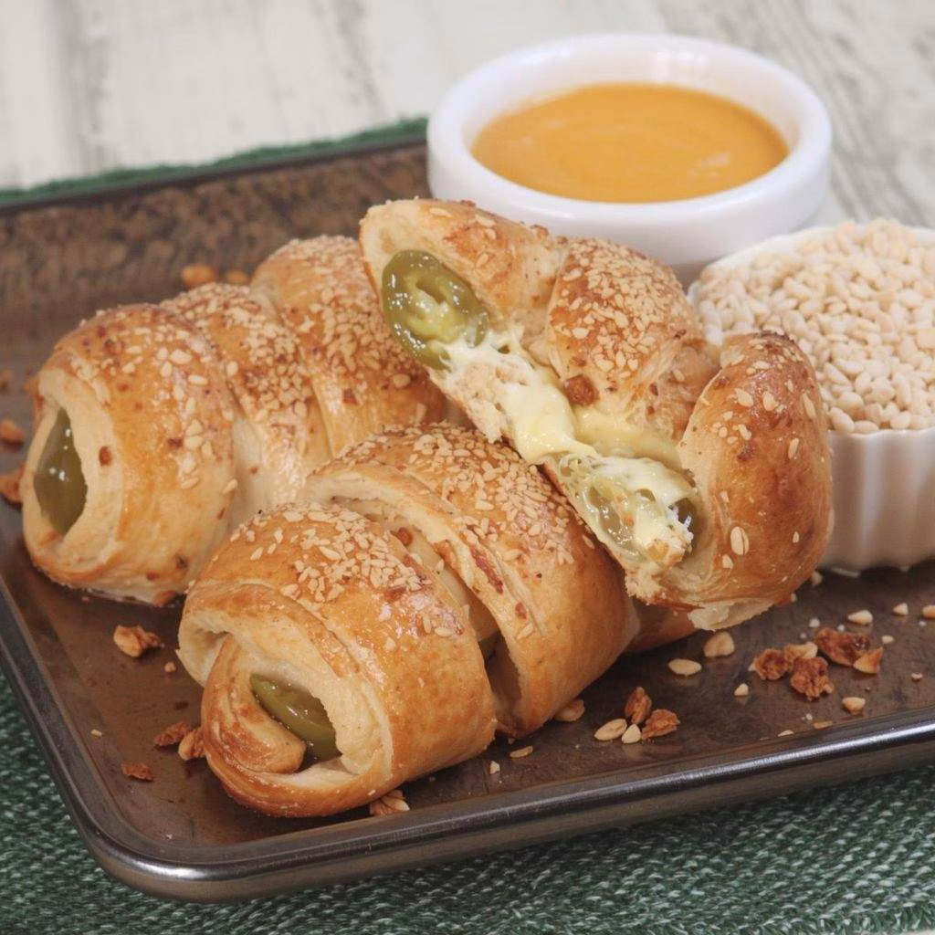 Easy Jalapeño Popper Crescent Rolls