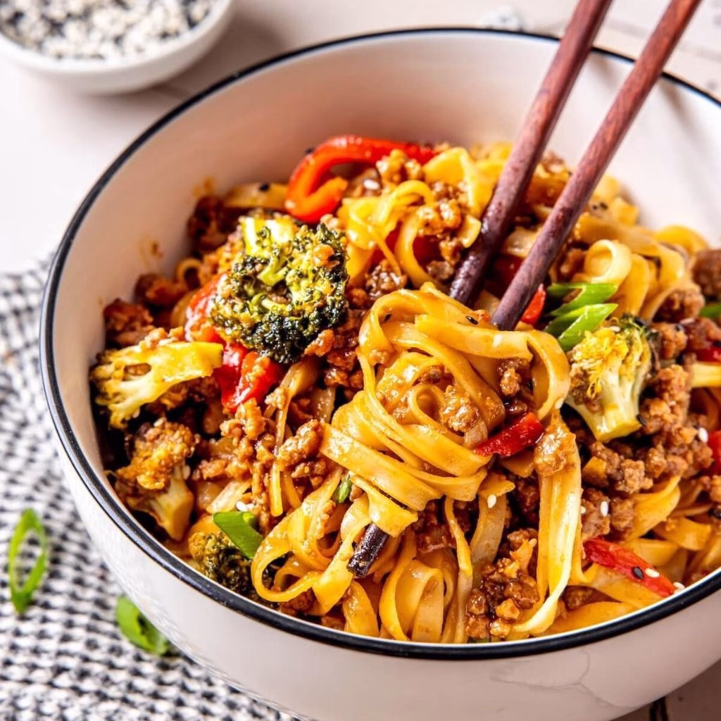 Firecracker Beef and Veggie Noodle Bowls Recipe