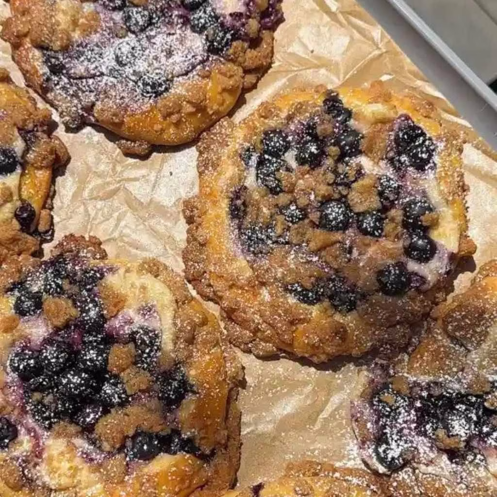 Blueberry Custard Crumble Buns Recipe