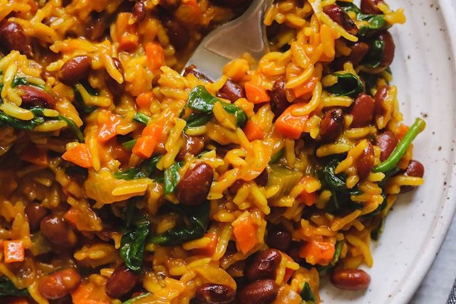 One Pot Vegan Caribbean Pelau with Beans And Spinach Recipe