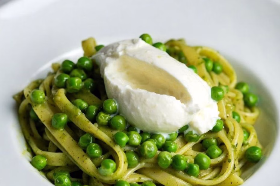 Spring Pasta with Leek, Pea Sauce & Burrata Recipe